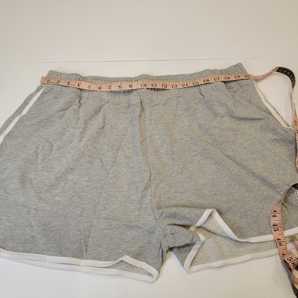 PSK COLLECTIVE Dolphin-Hem Shorts Curved Hem Varsity Plus Size 3X NWT! - Picture 9 of 14